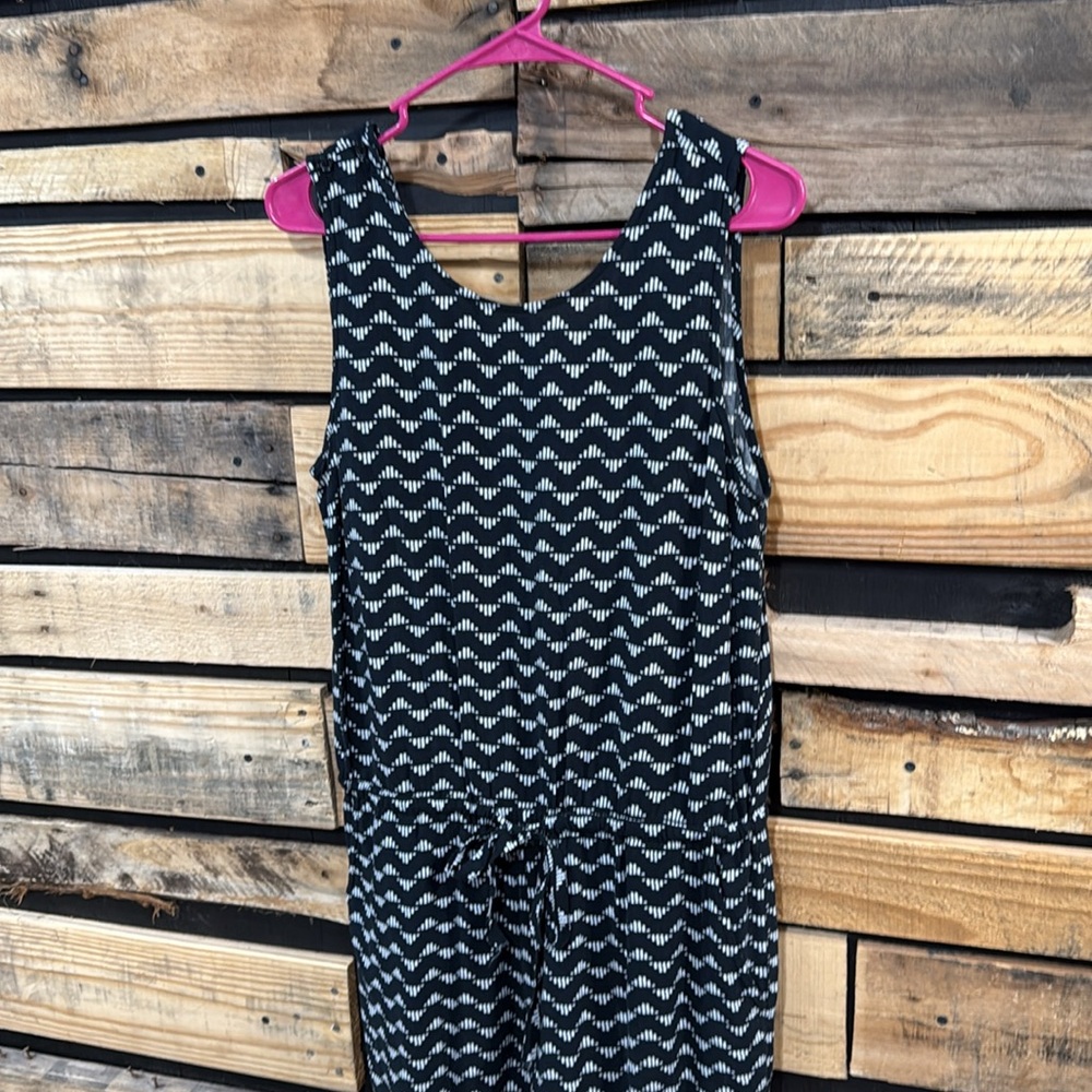Old Navy Black and White Geometric Print Sleeveless Jumpsuit‎ Women’s Size Med - Picture 3 of 10